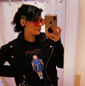 Meet your Posher, Caroline